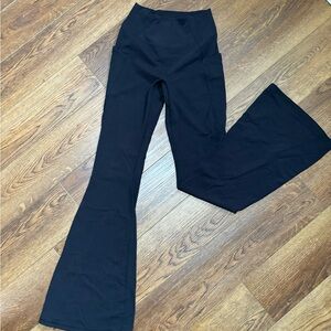 BuffBunny Contour Pocket Flares - Onyx Black - Medium Regular